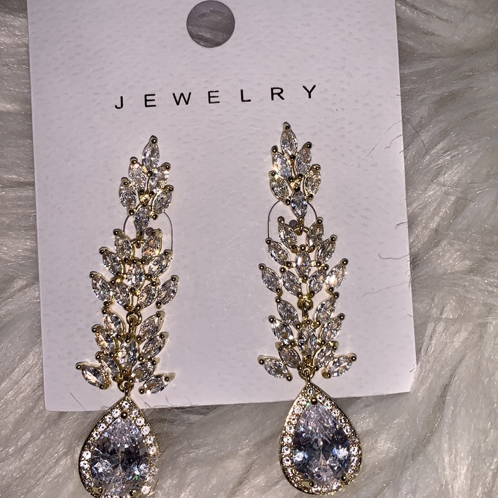 Two‎ Toned Rhinestoned Hanging Earrings.